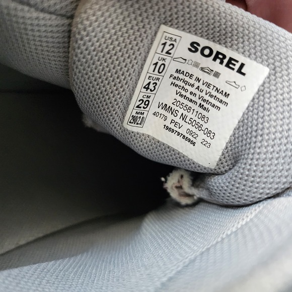 Sorel Gray and Black Winter Boots - Picture 10 of 13